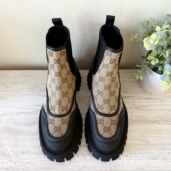 New Gucci GG Supreme Women Chelsea Boots, Size 39, US 9 - Picture 6 of 11